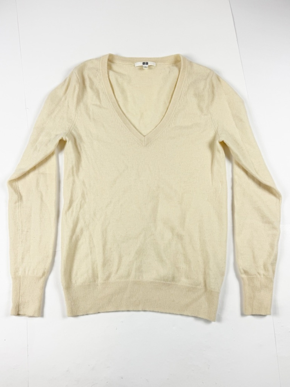 Uniqlo‎ Yellow V-Neck Sweater 100% Cashmere Small
